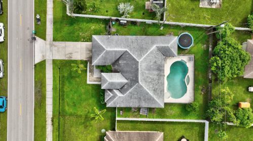 912 Paar Dr, Fort Pierce FL 34953-5623 exterior