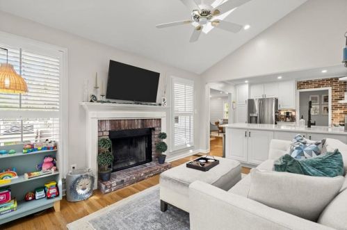 2122 Belvedere Dr, Atlanta GA  30318-1704 exterior