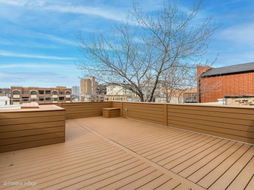 916 Fletcher St, Chicago IL 60657-4412 exterior