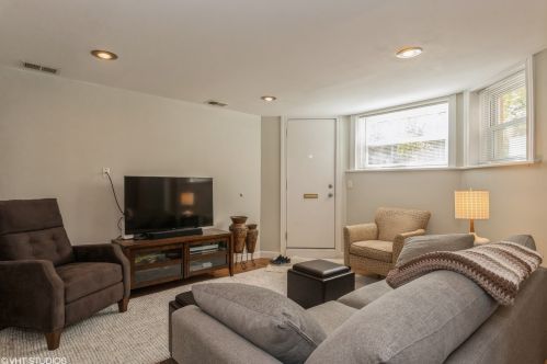 1642 Berwyn Ave, Chicago IL 60640-2007 exterior