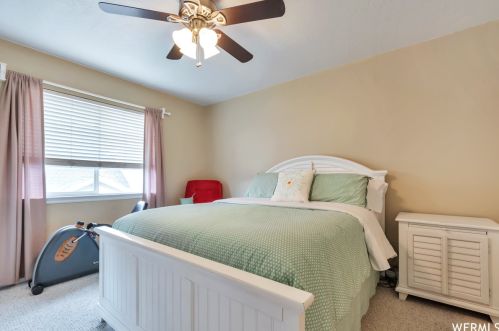 7089 Brittany Town Dr, Taylorsville UT 84084-4603 exterior