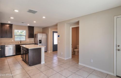 3907 79th Dr, Phoenix AZ  85043 exterior