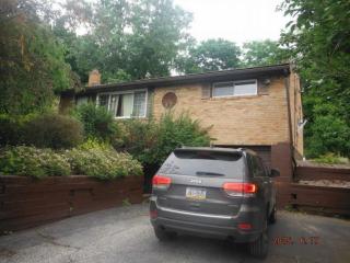 123 Joslyn Dr, Pittsburgh PA  15235-3928 exterior