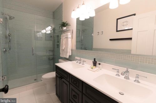 238 10th St, Washington DC  20002-6214 exterior