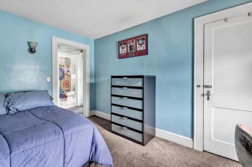 4 Couch St, Norwalk CT 06854-2652 exterior