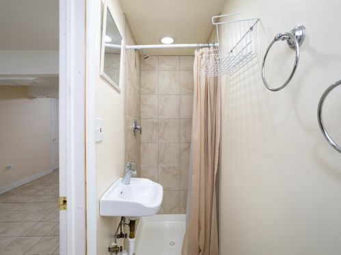 6749 Raven St, Chicago IL 60631-2533 exterior