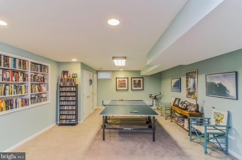 13606 Mt Prospect Dr, Rockville MD 20850-3510 exterior