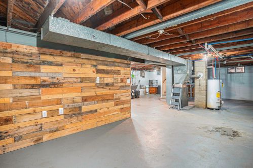 831 Hackley Ave, Meskegon MI 49444-1268 exterior