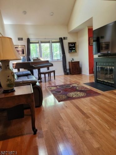 15 Lapis Cir, Town Center NJ 07052-2160 exterior