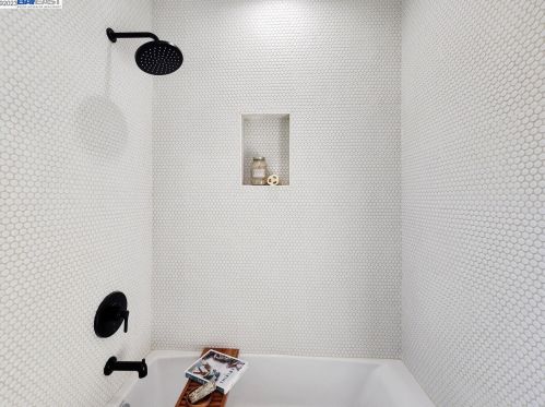 1112 Kains, Berkeley CA 94706-1218 exterior