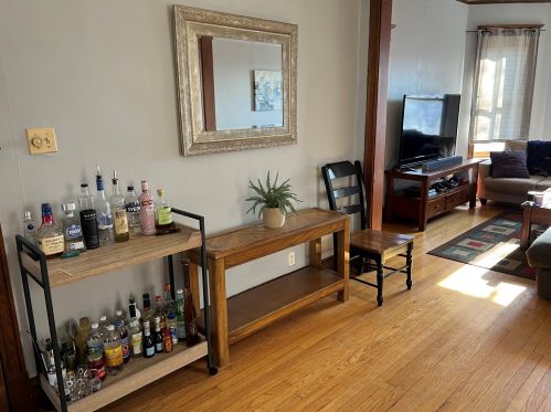 1334 Cornelia Ave, Chicago IL 60618-6035 exterior