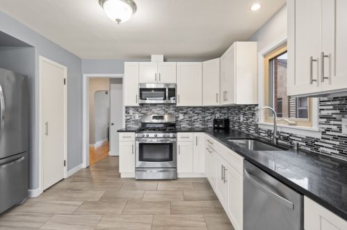 1817 53, Milwaukee WI 53208-1759 exterior