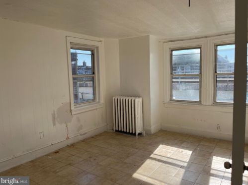 4804 Frankford Ave, Philadelphia PA  19124-2606 exterior