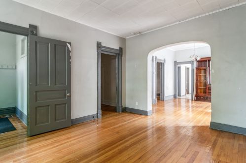 825 Claremont Ave, Chicago IL  60612-4237 exterior