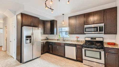 209 19 Ave, Broadview IL 60153-1727 exterior