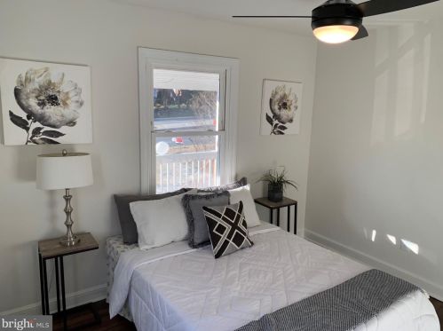 9407 Colesville Rd, Silver Spring MD 20901-4819 exterior