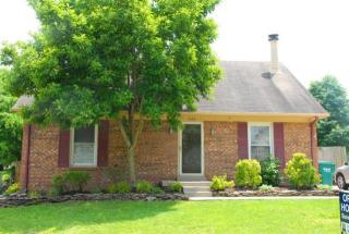 3828 Hidden Springs Dr, Lexington KY  40514-1051 exterior