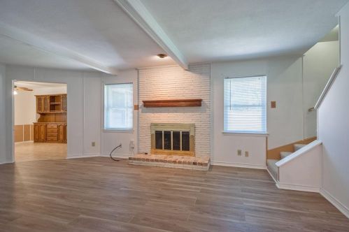 2664 Beechmont Dr, Dallas TX 75228-4224 exterior