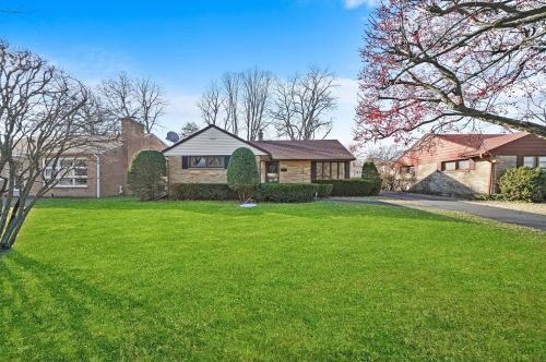 500 Berwick Blvd, Waukegan IL 60085-3410 exterior