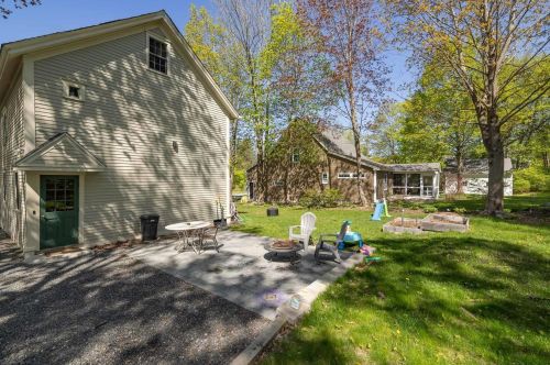 9 Arch St, Dover NH 03820-3627 exterior