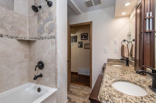 2569 Root Riv Pkwy, Milwaukee WI 53227-1849 exterior