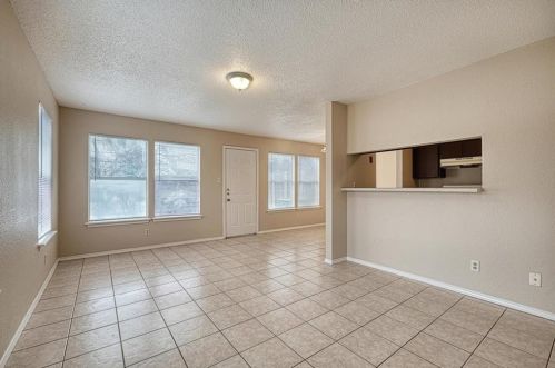 6904 Deep Cir, Austin, TX 78744-5235