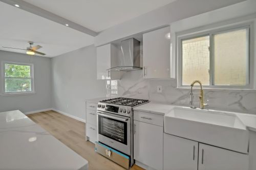 81 Edgewater Pl, Edgewater NJ  07020-1205 exterior