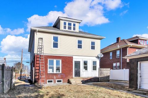 319 King St, Littlestown PA 17340-1612 exterior