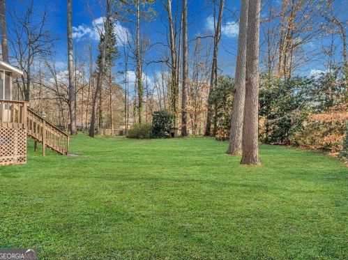 2364 Kingsland Dr, Atlanta GA 30360-1457 exterior