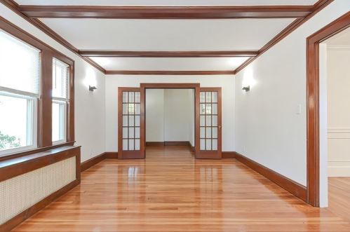 2142 Commonwealth Ave, Newton MA 02465-2914 exterior