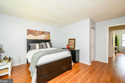 2 Drewes Ct, Trenton NJ 08648-2627 exterior