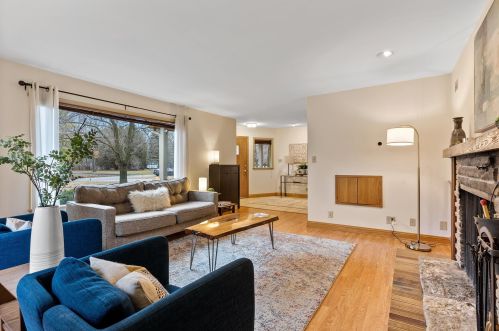 9360 Sleepy Hollow Ln, Milwaukee WI  53217-1242 exterior