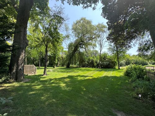 5642 Riv Frst Dr, Milwaukee WI 53209-4520 exterior