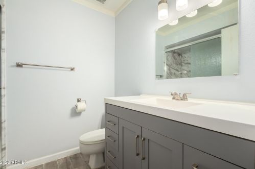 8022 32nd Ave, Phoenix AZ  85051-6214 exterior