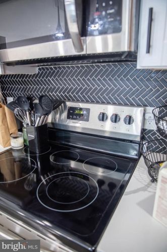 2810 22nd St, Philadelphia PA 19140-4722 exterior