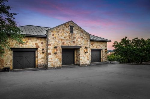 7849 Escala Dr, Austin TX 78735-1543 exterior