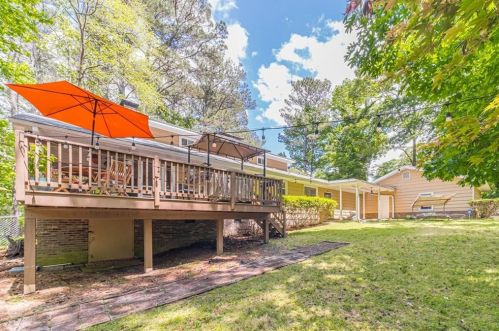 2201 Valley Creek Cir, Lithonia GA  30078-2532 exterior