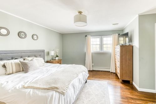 180 Cockonoe Ave, Babylon NY 11702-1904 exterior