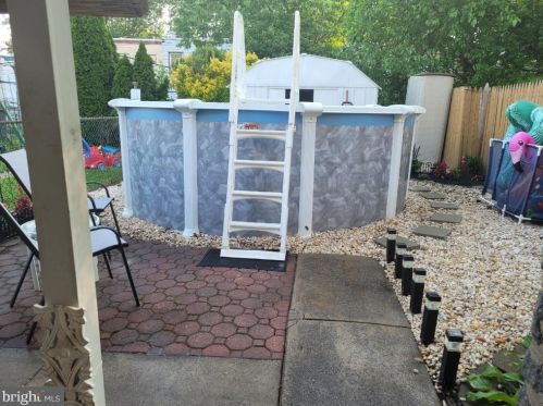 3422 Henry Ave, Philadelphia PA 19128-3101 exterior