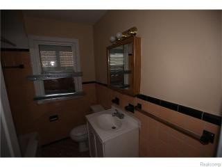 18241 Ashton Ave, Detroit MI  48219-2906 exterior