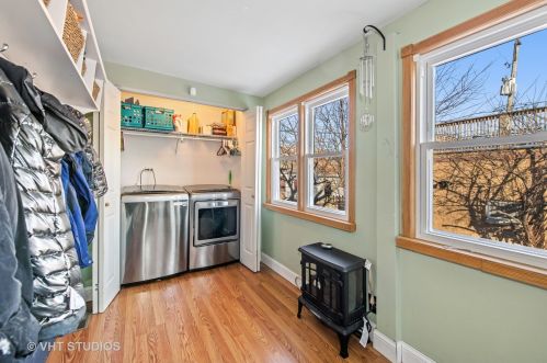 5522 Cornelia Ave, Chicago IL 60657-1019 exterior