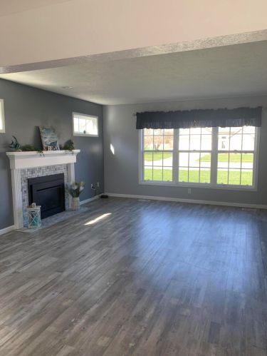 7483 Capri St, Kalamazoo, MI 49002-9420