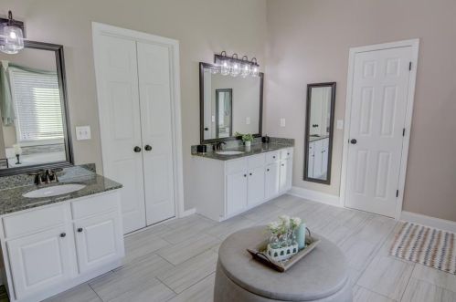 1950 Peachbluff Dr, Duluth GA 30097-7375 exterior