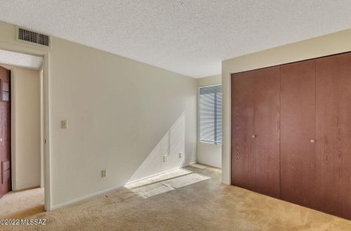 7780 Kenyon Dr, Tucson AZ 85710-4445 exterior