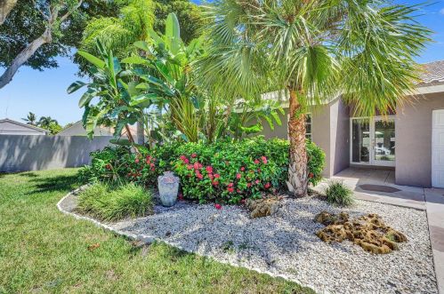 7080 2nd Ter, Boca Raton, FL 33487-2393
