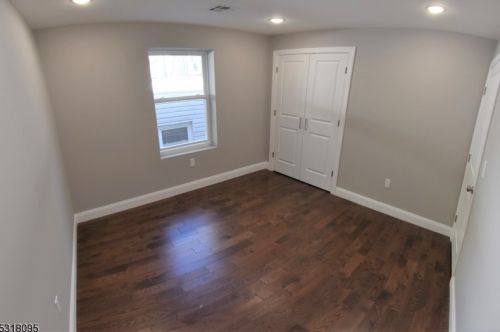 225 9 St, Newark NJ 07107-1907 exterior