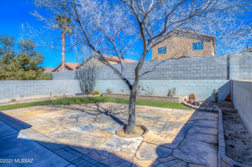 8363 Hunnic Dr, Tucson AZ 85747-5987 exterior