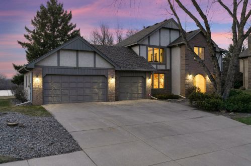 2307 Fld Stone Dr, Saint Paul MN 55120-1919 exterior