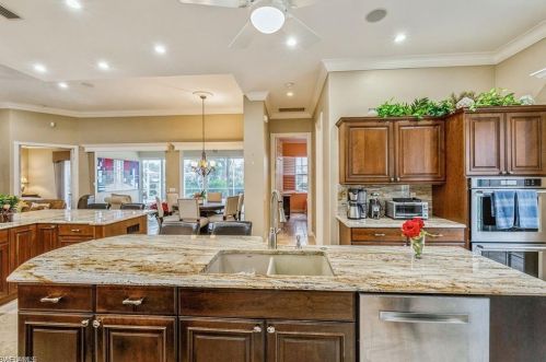 2881 Hatteras Way, Naples FL 34119-7525 exterior