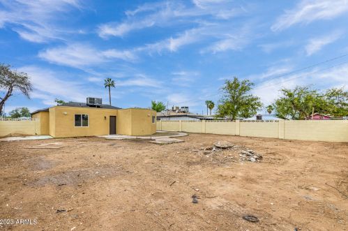 6231 3rd Ave, Phoenix AZ 85021-2405 exterior